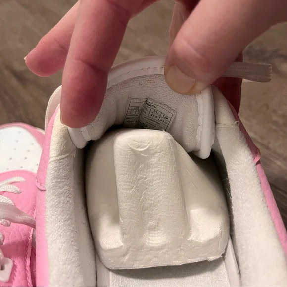 Alo yoga recovery Pink and White Sneakers W7 -worn 2x - Picture 5 of 5